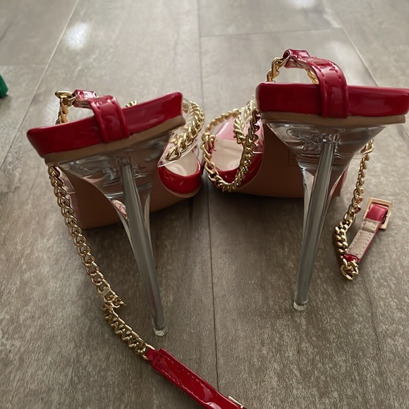 Red heels size 7. Never worn. - Picture 4 of 4